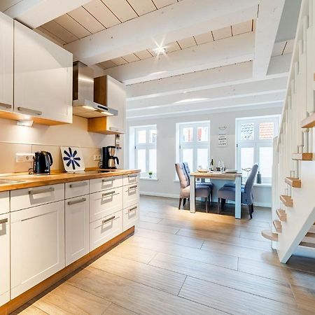 Haus Am Siel 01, Zentral Mit Eigenem Steg Βίλα Greetsiel Εξωτερικό φωτογραφία